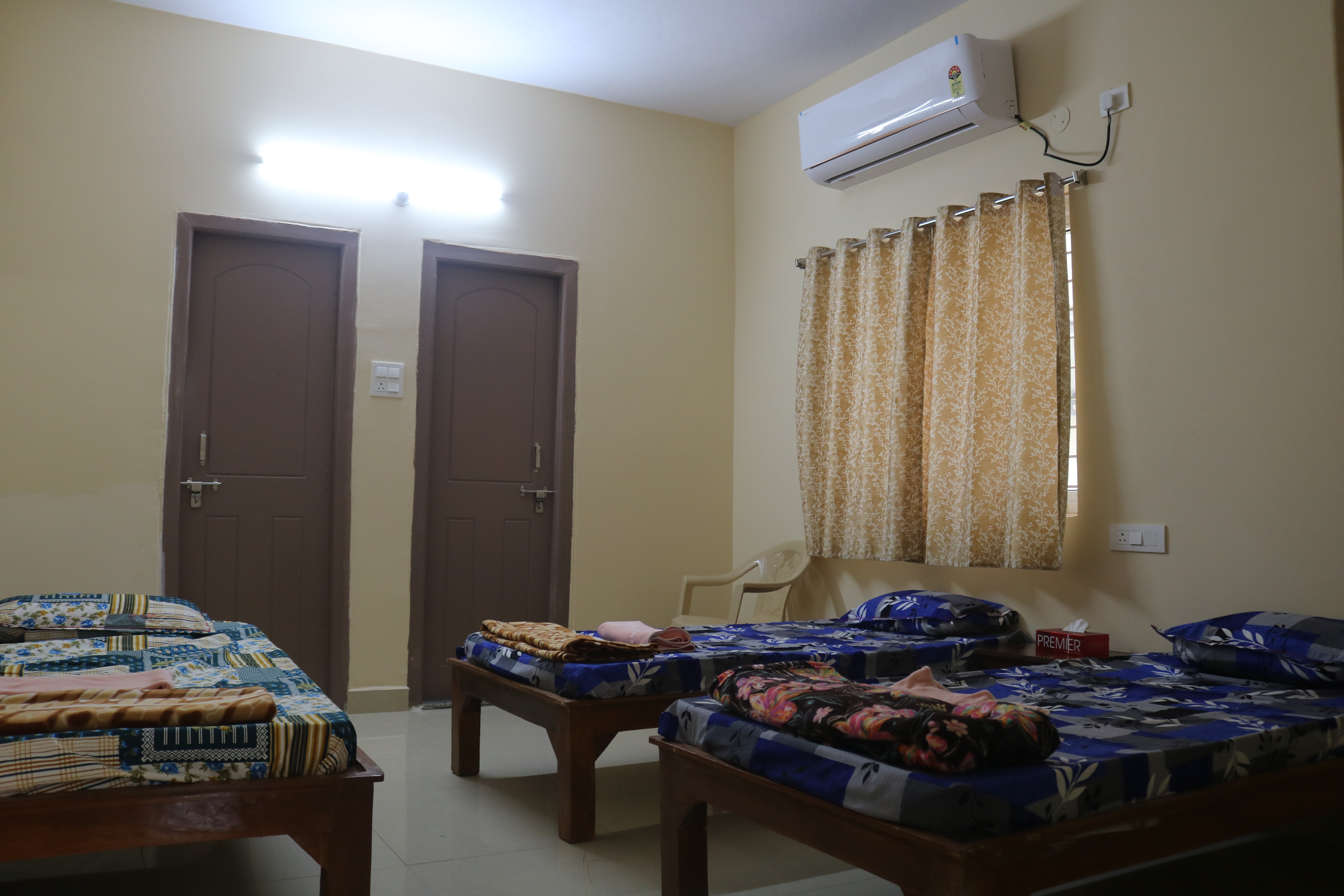 Triple Sharing Room